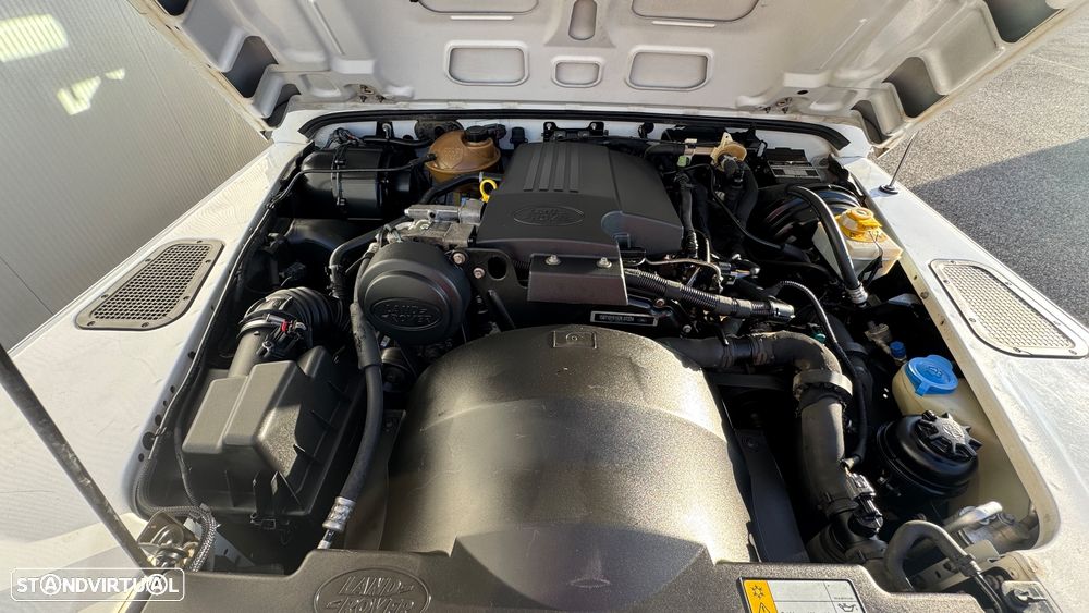 Land Rover Defender 110 DPF Station Wagon E - 47