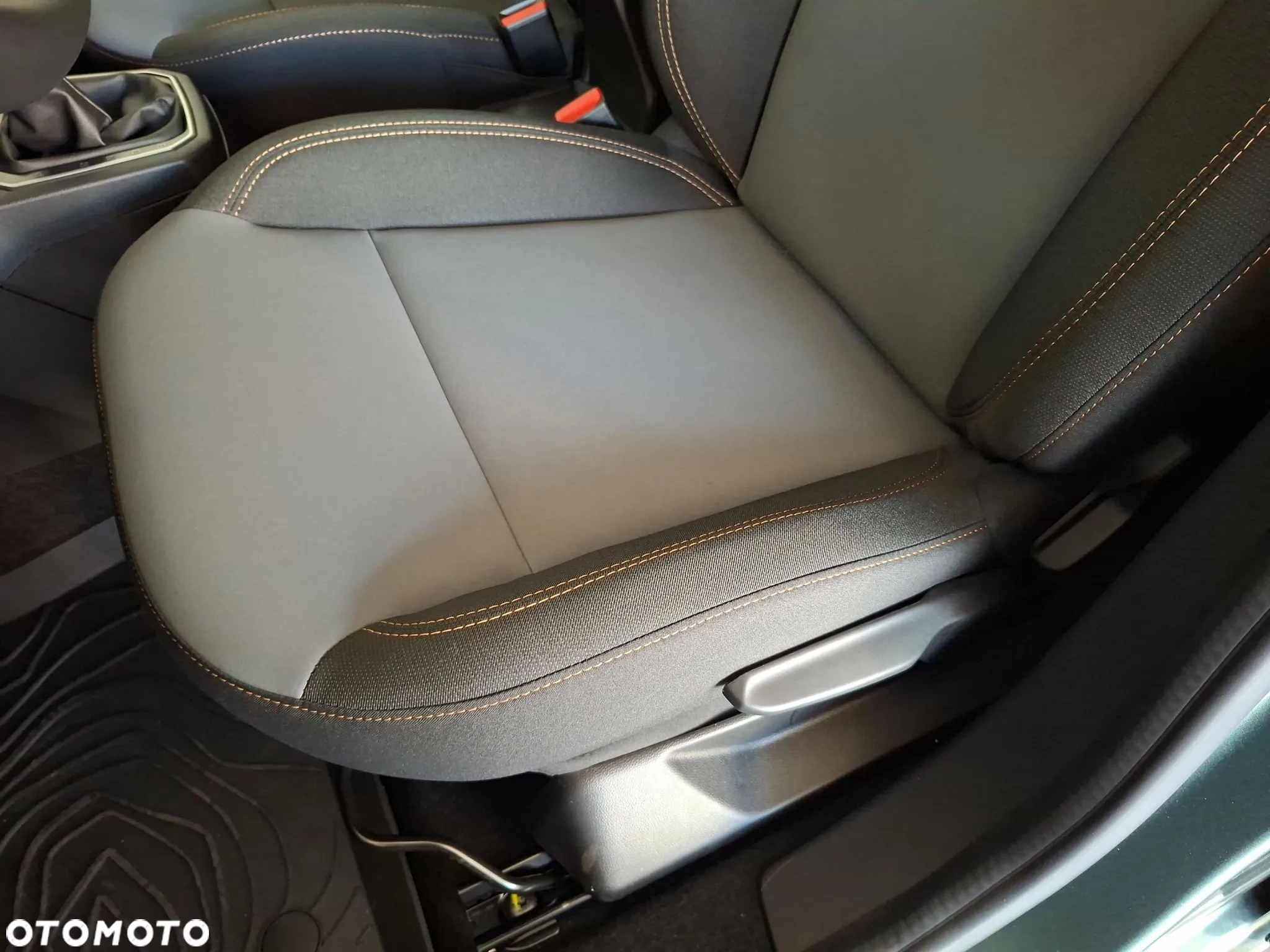 Dacia Jogger 1.6 Full Hybrid 140 Extreme+ MMT 7os - 13