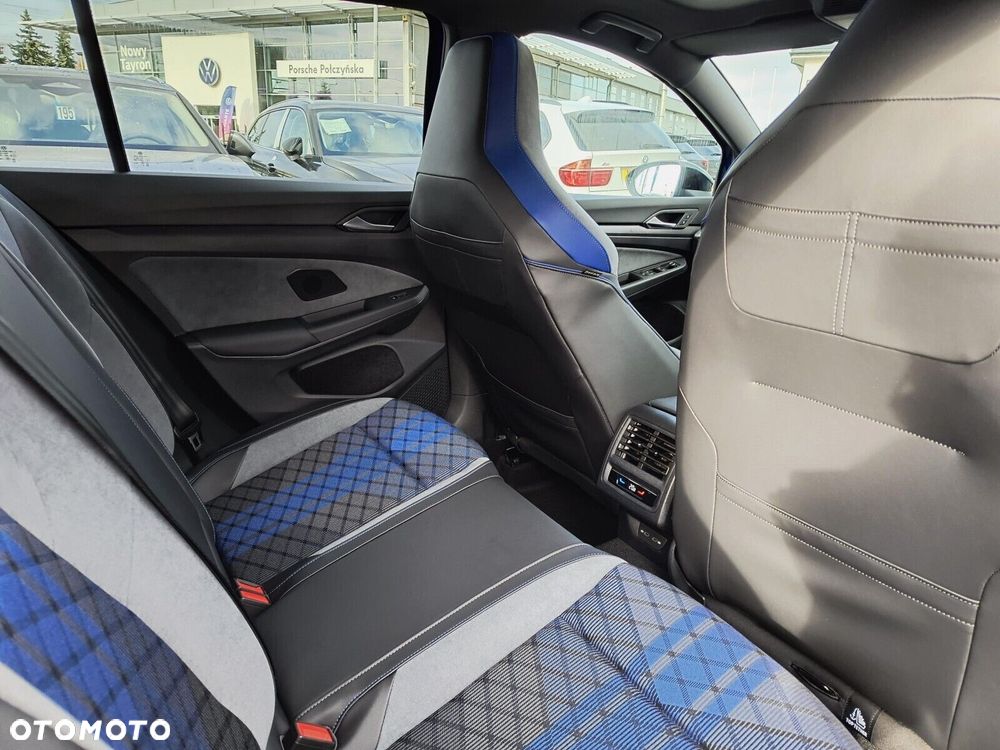 Volkswagen Golf VIII 2.0 TSI 4Motion R DSG - 23