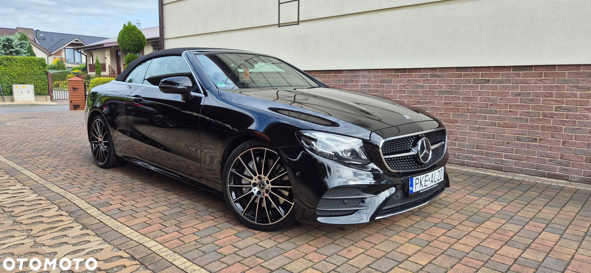Mercedes-Benz Klasa E 300 Cabrio 9G-TRONIC AMG Line - 2