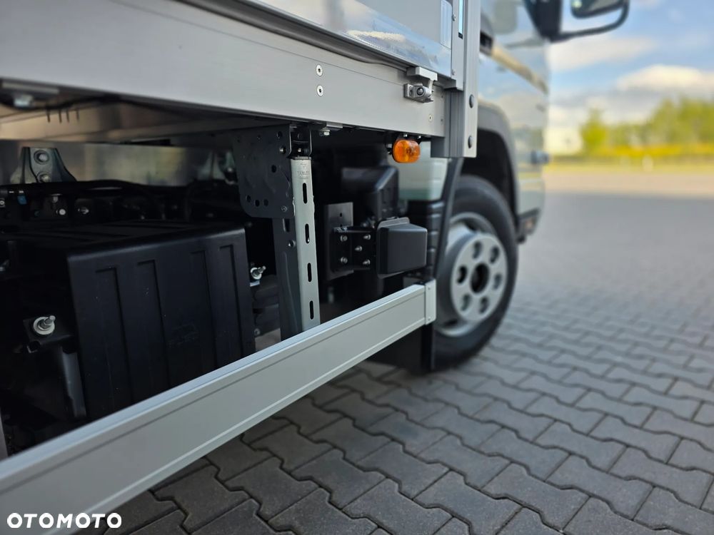 FUSO Canter 9C18 AMT 4x2 - 13