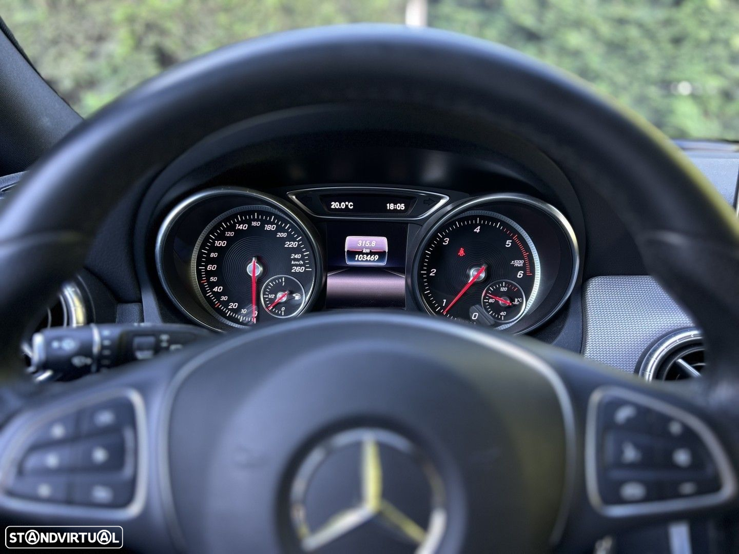 Mercedes-Benz CLA 180 d Shooting Brake AMG Line - 13
