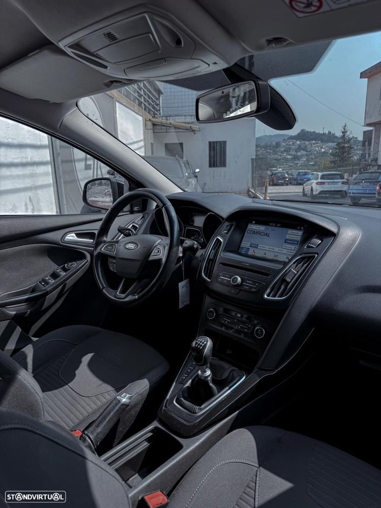 Ford Focus 1.5 TDCi ECOBlue ST-Line - 15