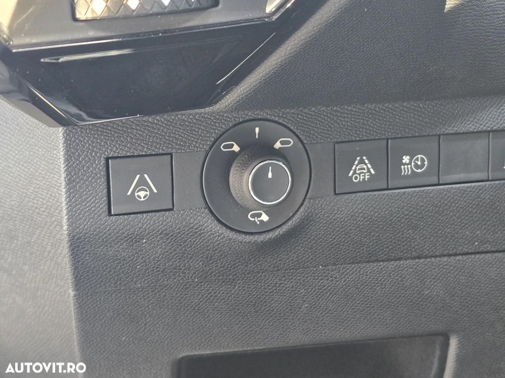 DS Automobiles DS 7 Crossback - 11