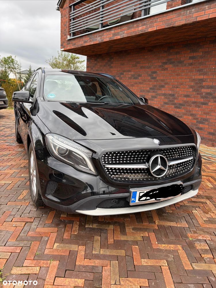Mercedes-Benz GLA 180 d 7G-DCT - 12