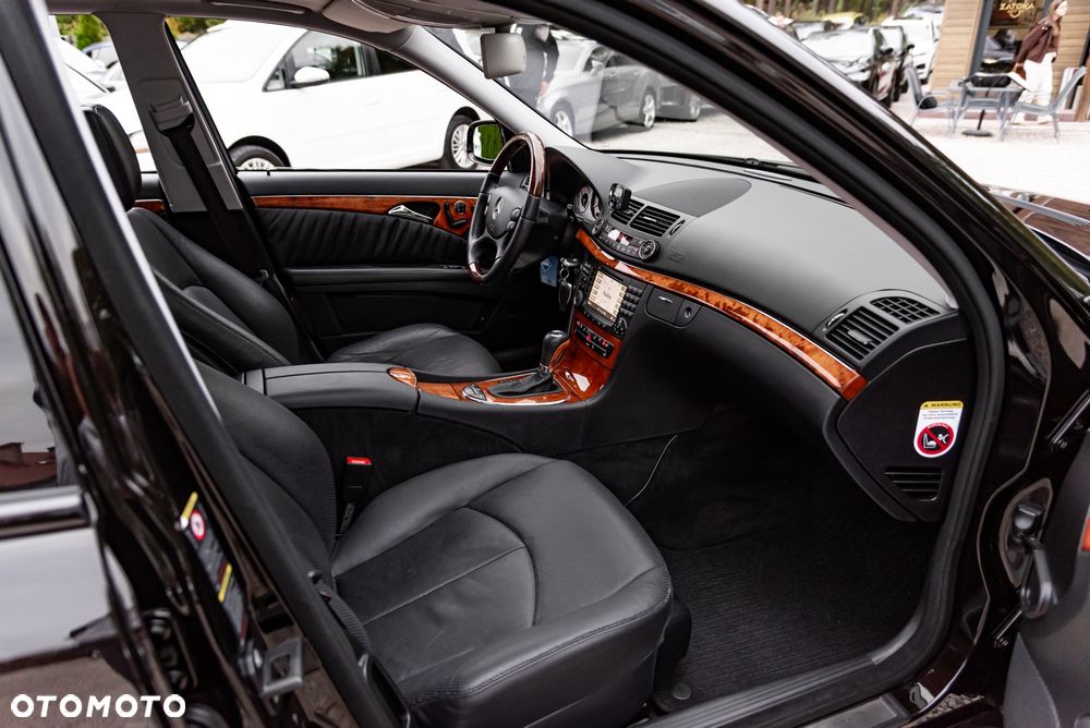 Mercedes-Benz Klasa E 500 4-Matic Avantgarde - 24