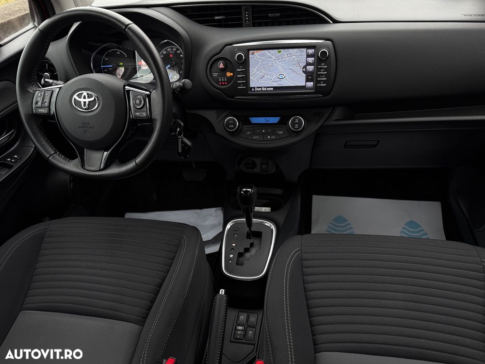 Toyota Yaris 1.5 VVT-i Team Deutschland - 9