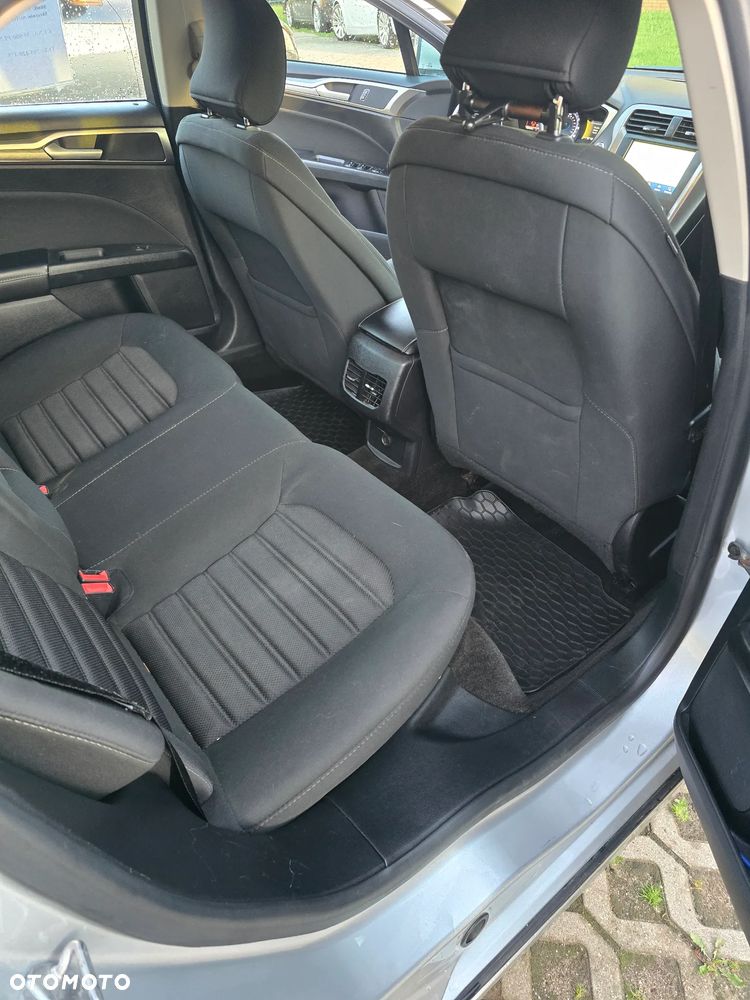 Ford Fusion - 5