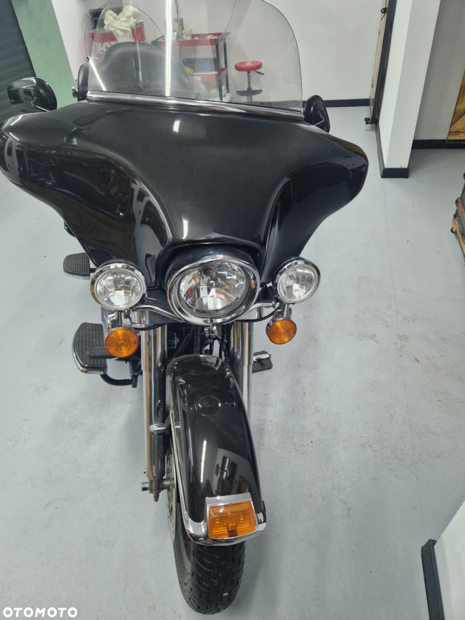 Harley-Davidson FLH Electra Glide - 6