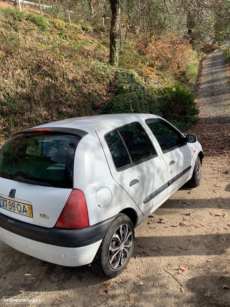 Renault Clio - 2
