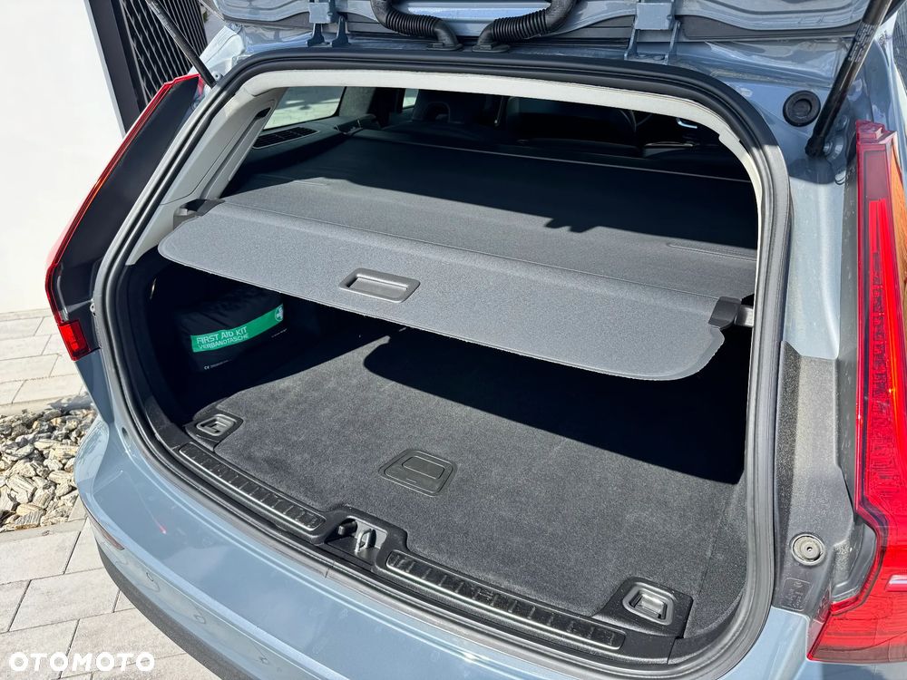 Volvo V60 B3 B DKG Essential - 12