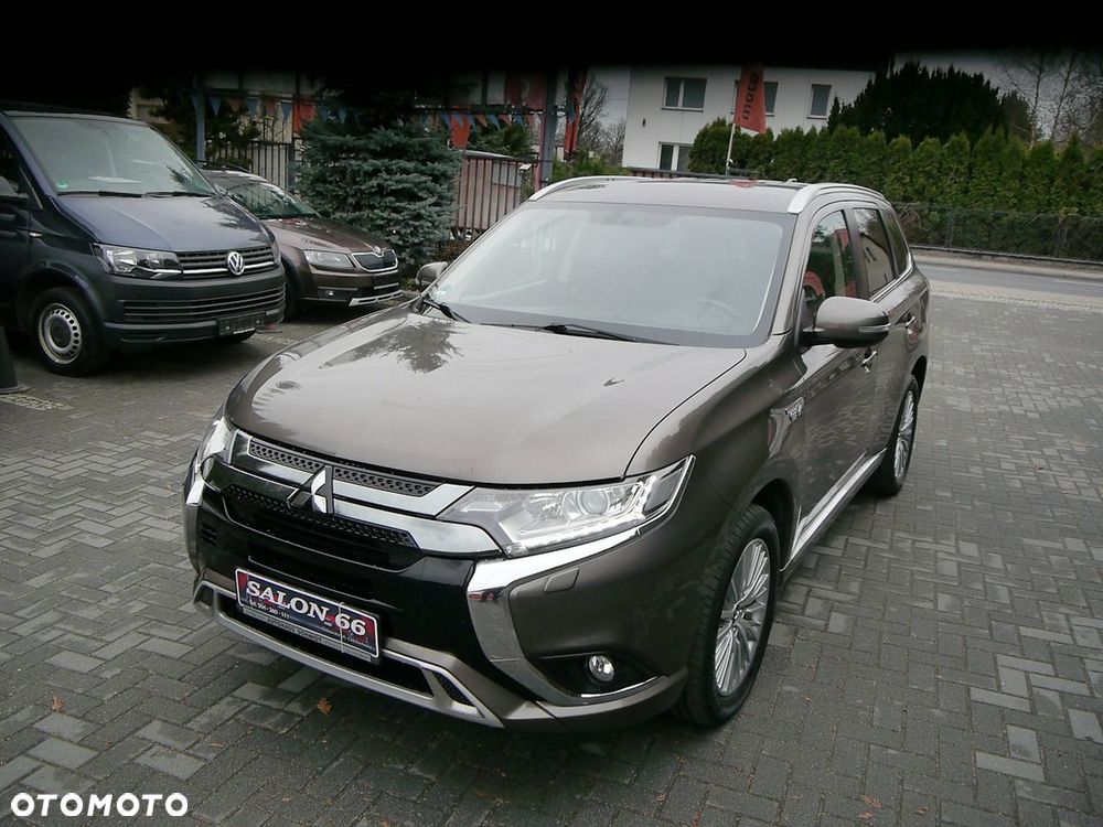 Mitsubishi Outlander - 4