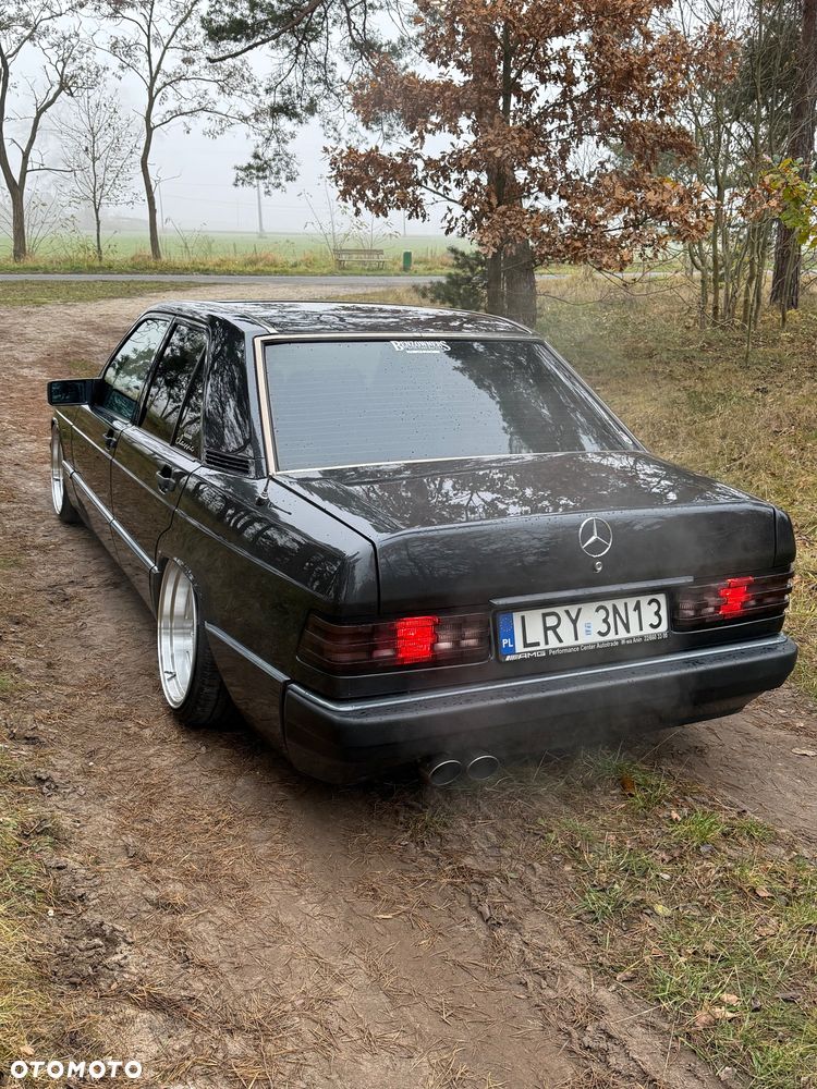 Mercedes-Benz W201 (190) - 2