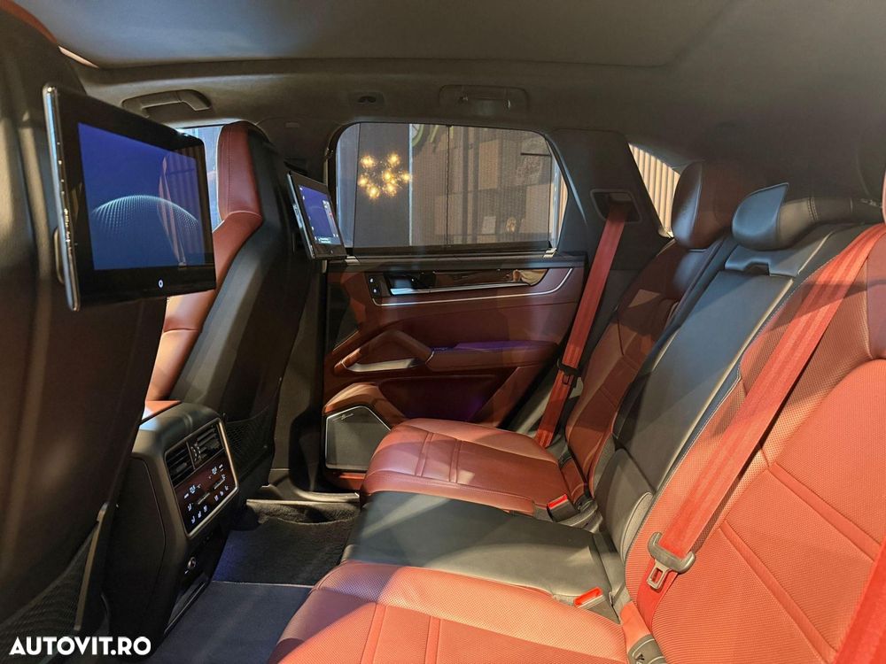 Porsche Cayenne - 24
