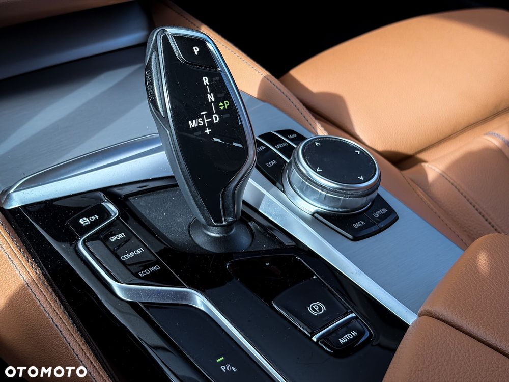 BMW Seria 5 520i Luxury Line - 30