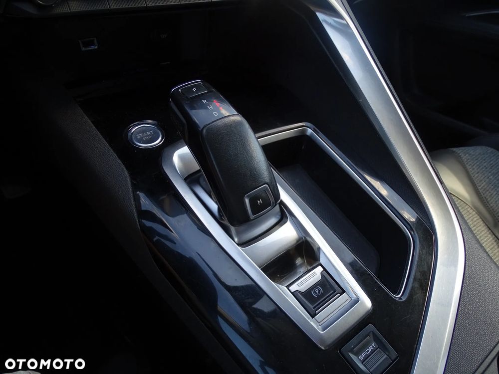 Peugeot 3008 1.6 BlueHDi Allure S&S EAT6 - 8
