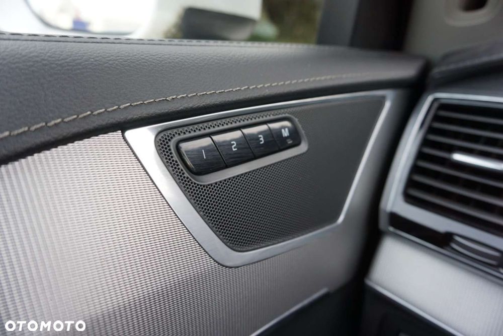 Volvo XC 90 - 12