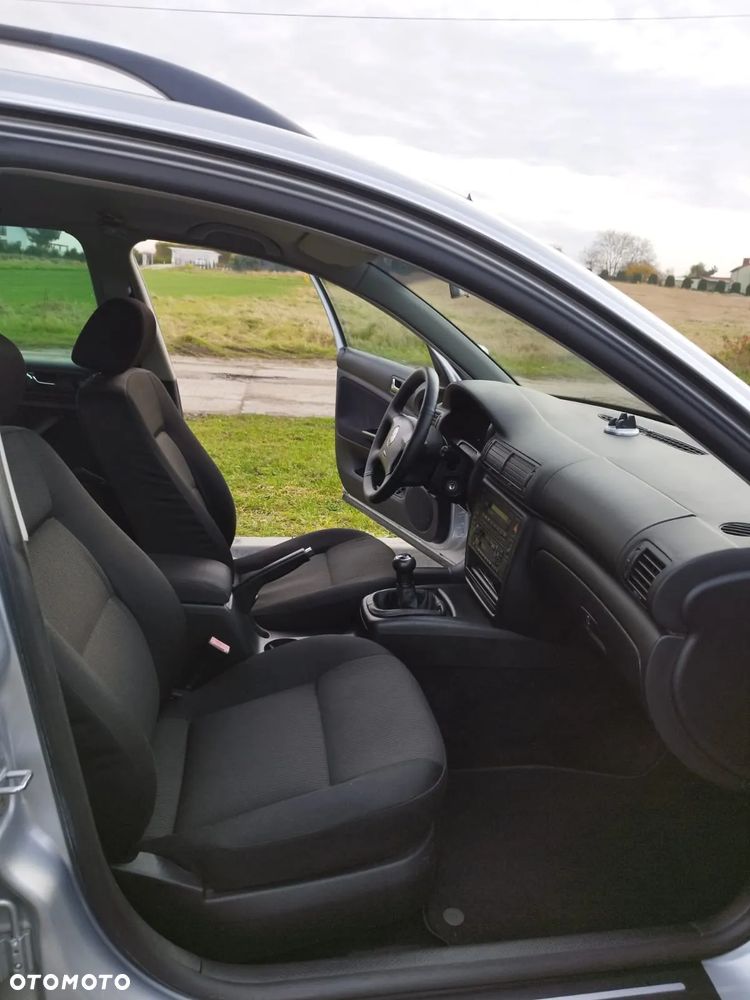 Volkswagen Passat 1.6 Comfortline - 20