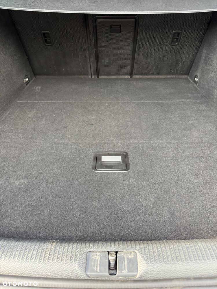 Volkswagen Passat - 33