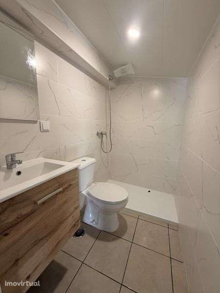 Estúdio | T0 em prédio novo - Grande imagem: 2/7