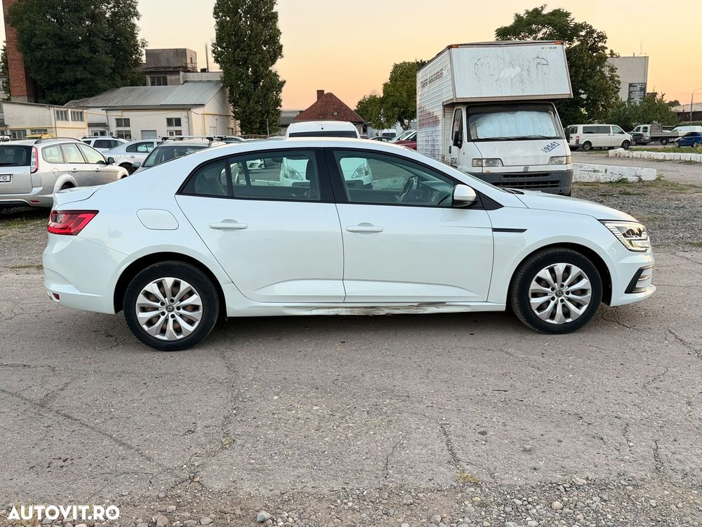 Renault Megane TCE 114 GPF Life - 8