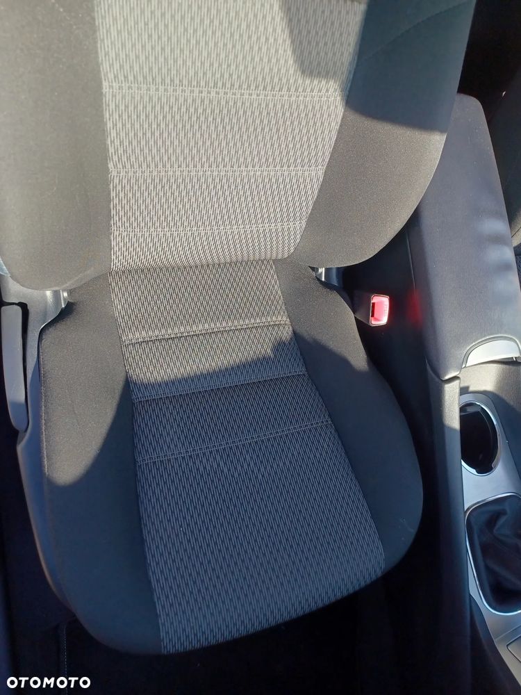 Toyota Avensis 1.8 Edition (2014) - 28