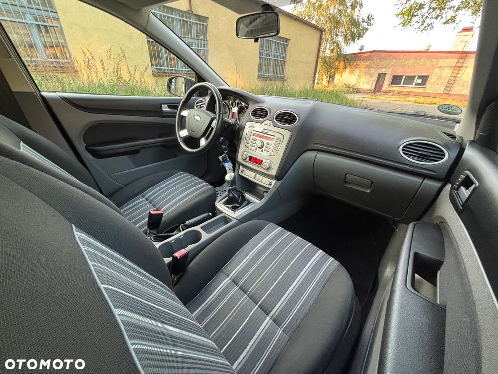Ford Focus 1.6 16V Black Magic - 24