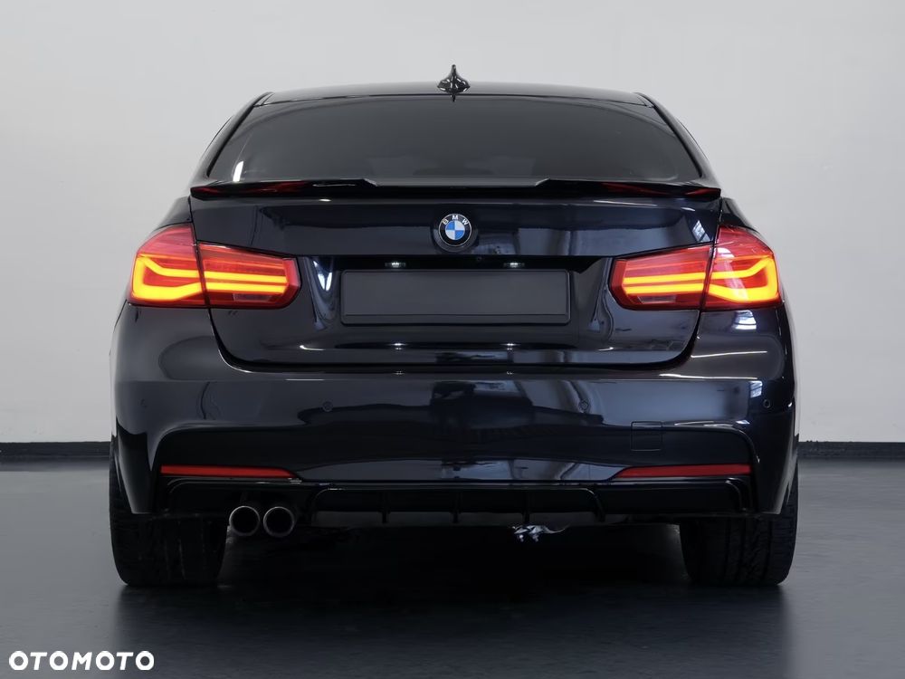 BMW Seria 3 330i M Sport Sport - 14