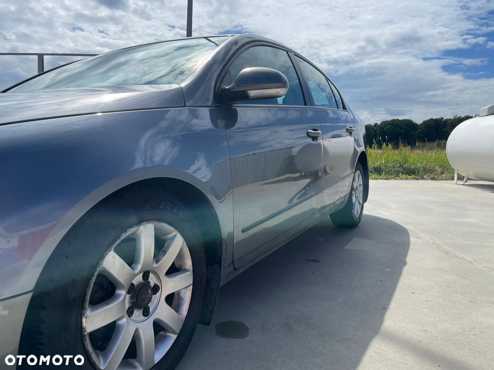 Volkswagen Passat - 18