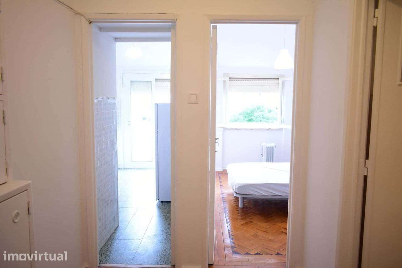 Apartamento de um quarto com varanda - FLAT V - Grande imagem: 2/11