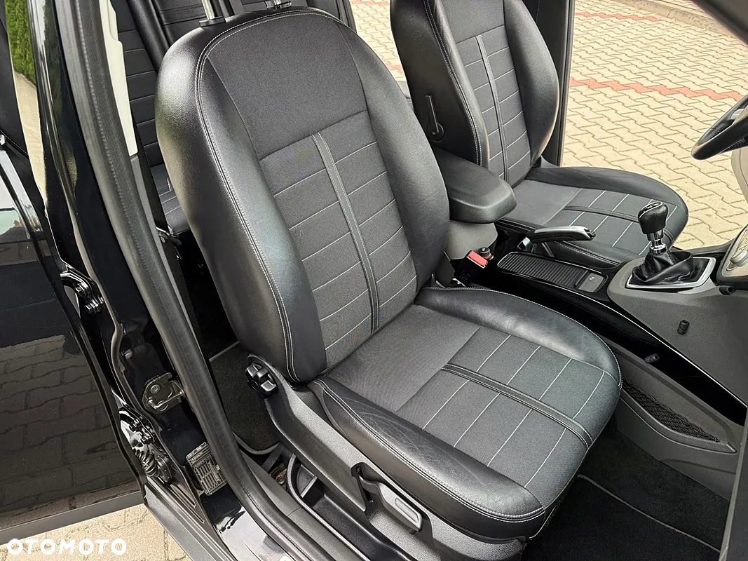 Ford Kuga 2.0 TDCi 2x4 Titanium - 31