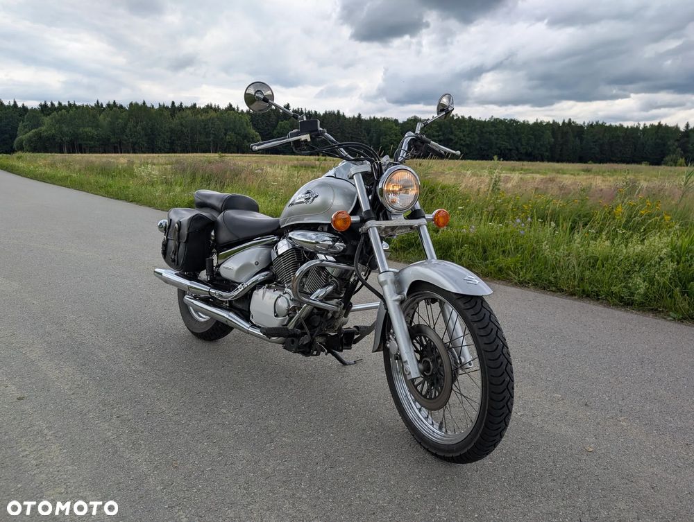 Suzuki Intruder - 21