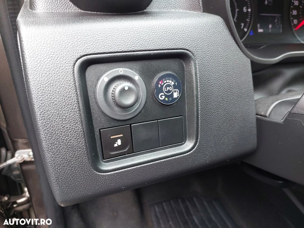 Dacia Duster 1.6 SCe Prestige jante 17" - 11