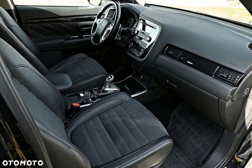 Mitsubishi Outlander - 22