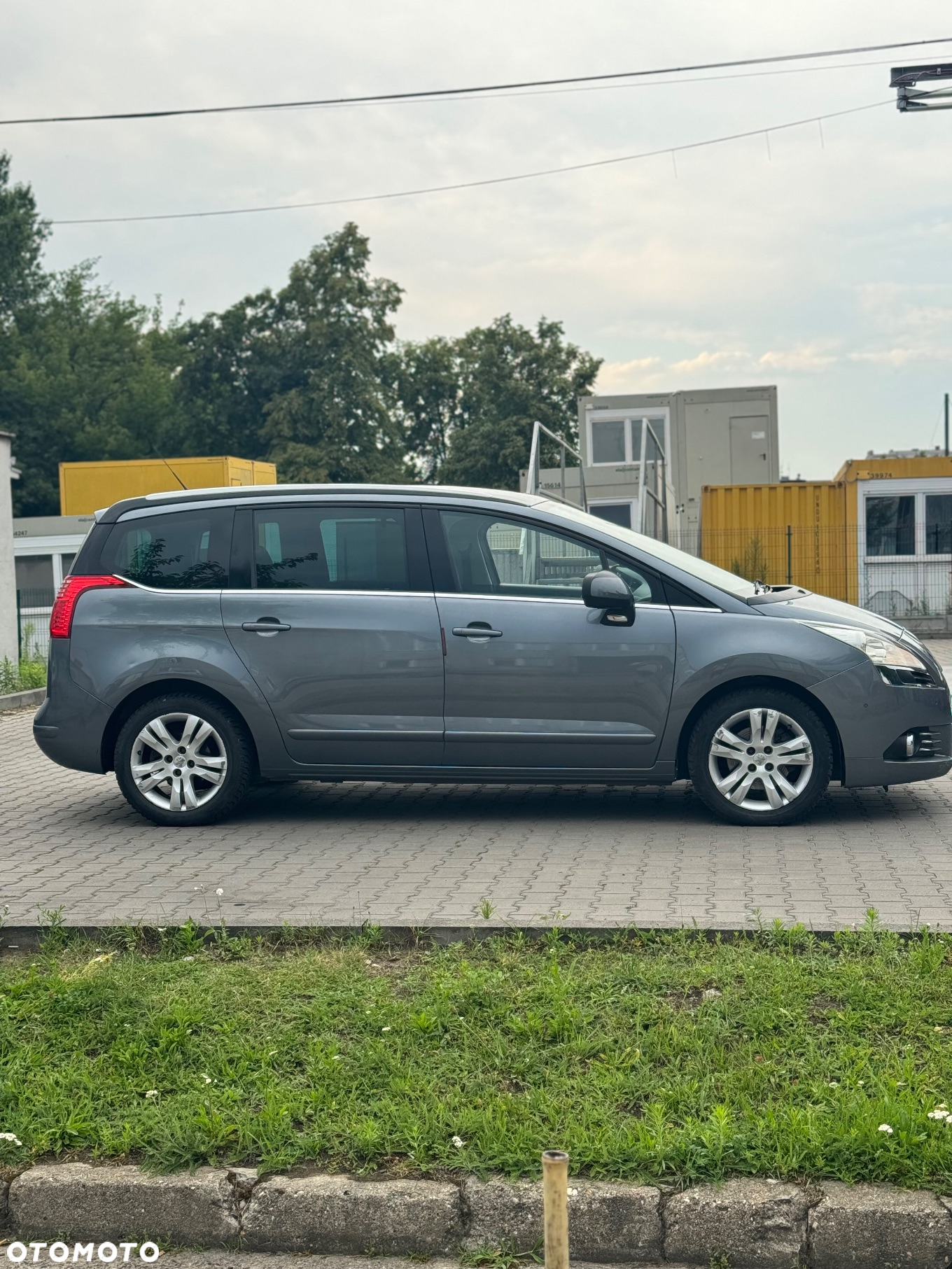 Peugeot 5008 1.6 THP Family 7os - 3