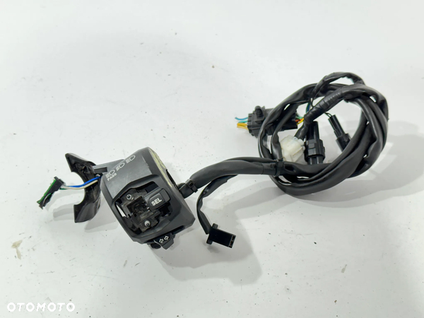 Przełącznik L  Suzuki DL 650  V Strom  18-22R