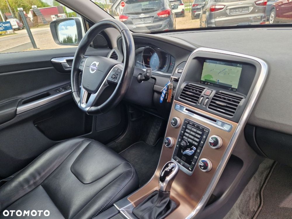 Volvo XC 60 D4 Momentum - 22