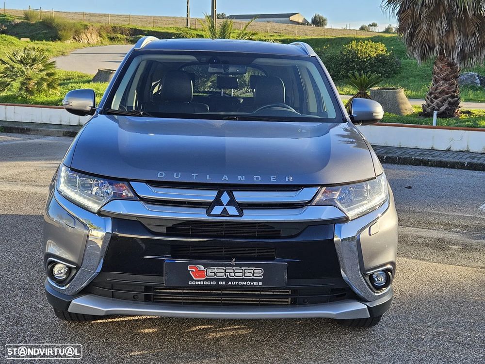 Mitsubishi Outlander 2.2 DI-D Instyle Navi - 2
