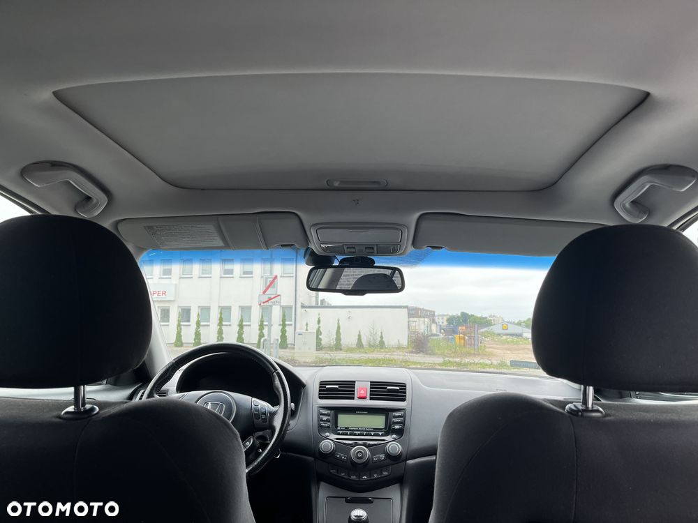 Honda Accord 2.0 Executive - 16