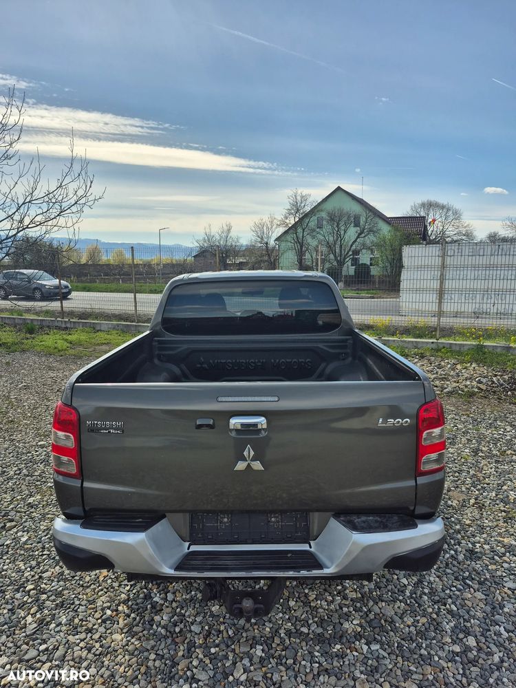 Mitsubishi L 200 - 6