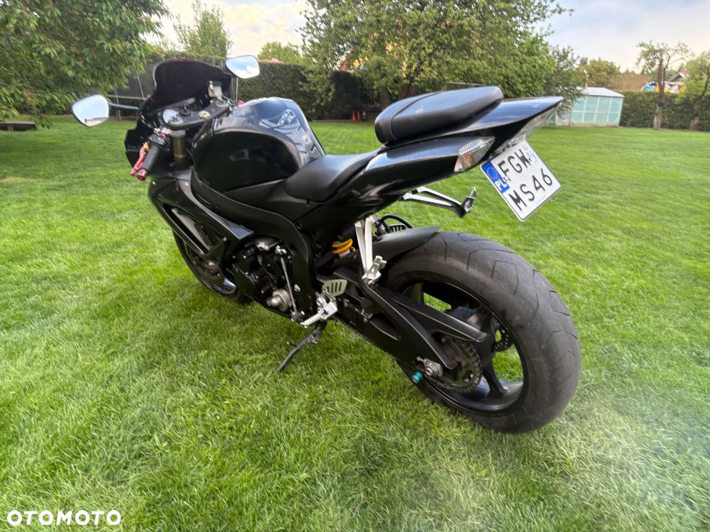 Suzuki GSX-R - 4