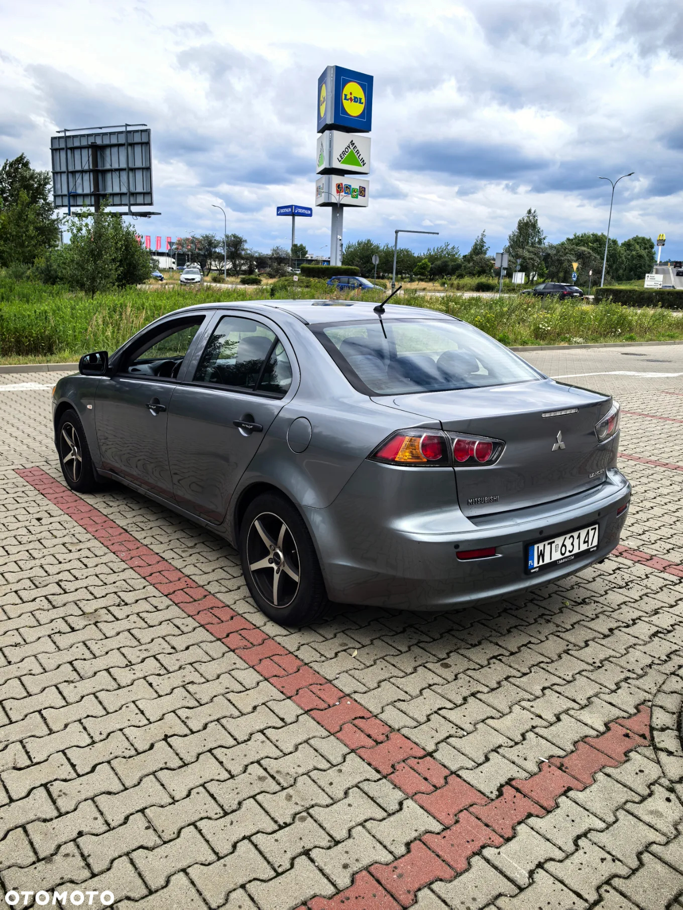 Mitsubishi Lancer 1.6 Invite - 4