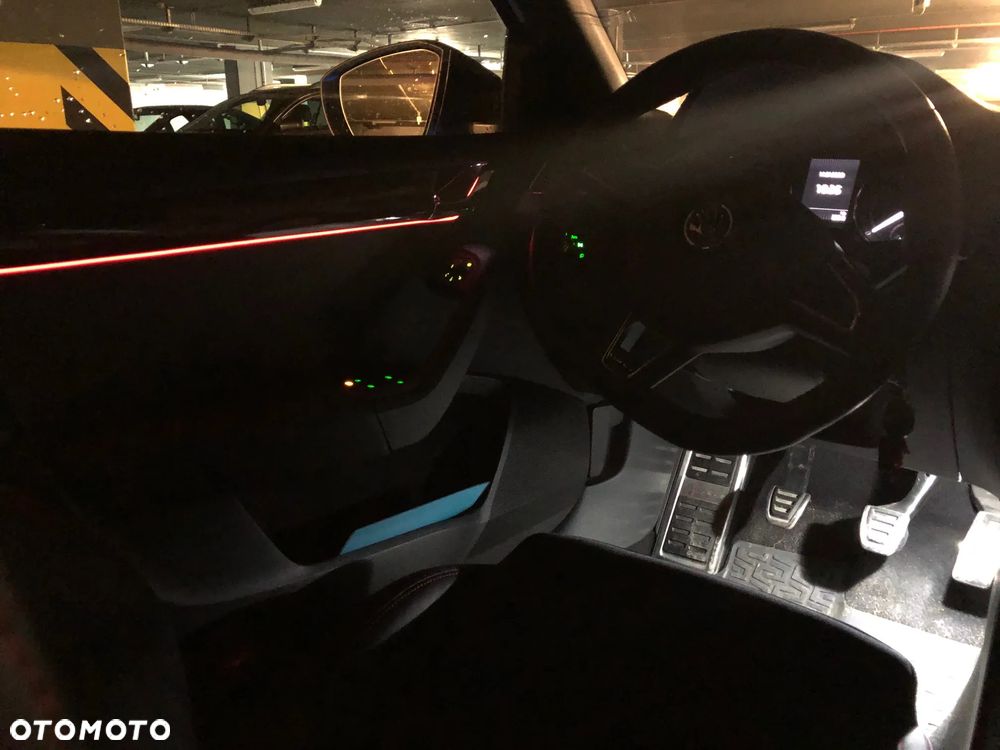 Skoda Octavia 2.0 TSI RS - 14