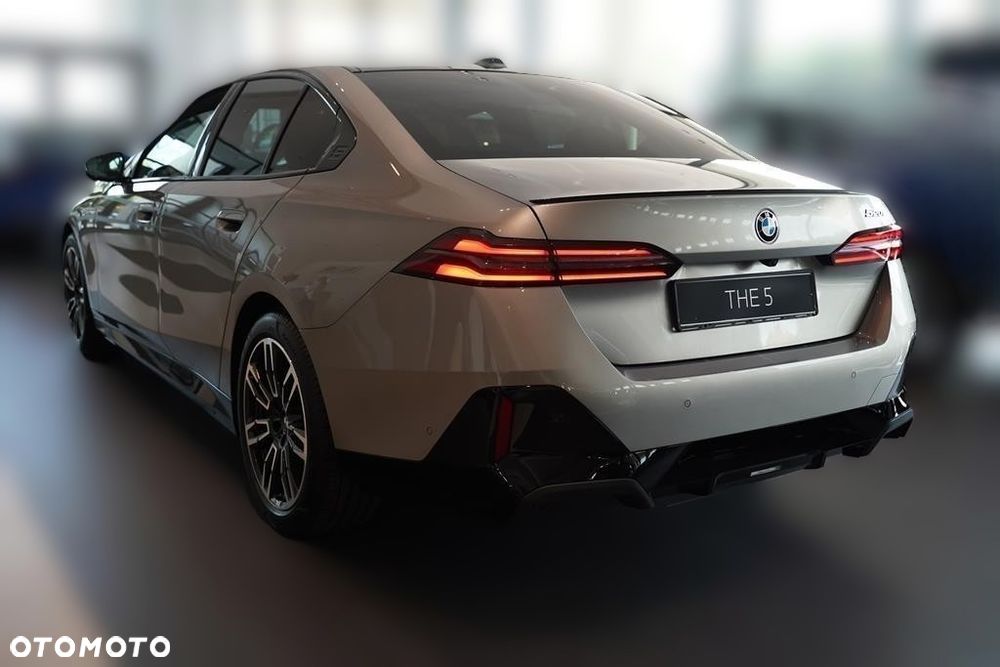 BMW Seria 5 520d xDrive mHEV M Sport - 6