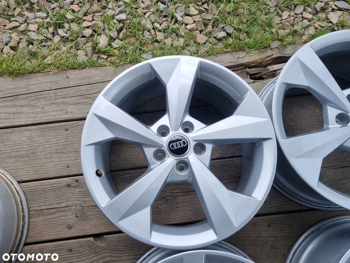 AUDI 8Y0 A3,Q3,VW GOLF,SKODA,SEAT LEON alu 8X18 ET46 5X112 4szt.super stan - 5