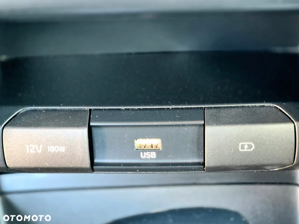Kia Ceed - 12
