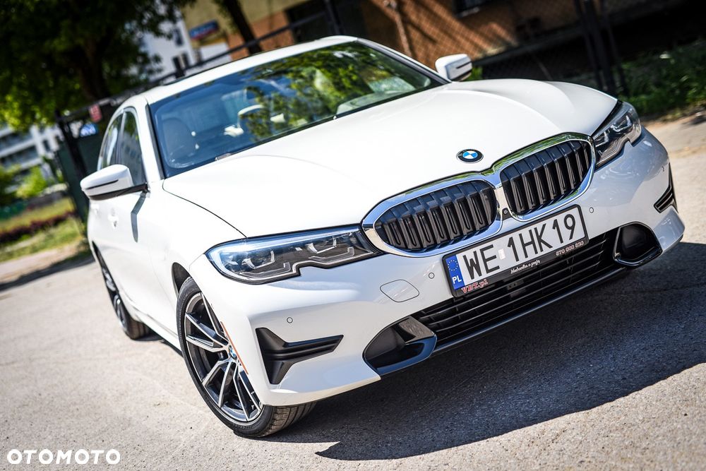 BMW Seria 3 330i Sport Line sport - 14
