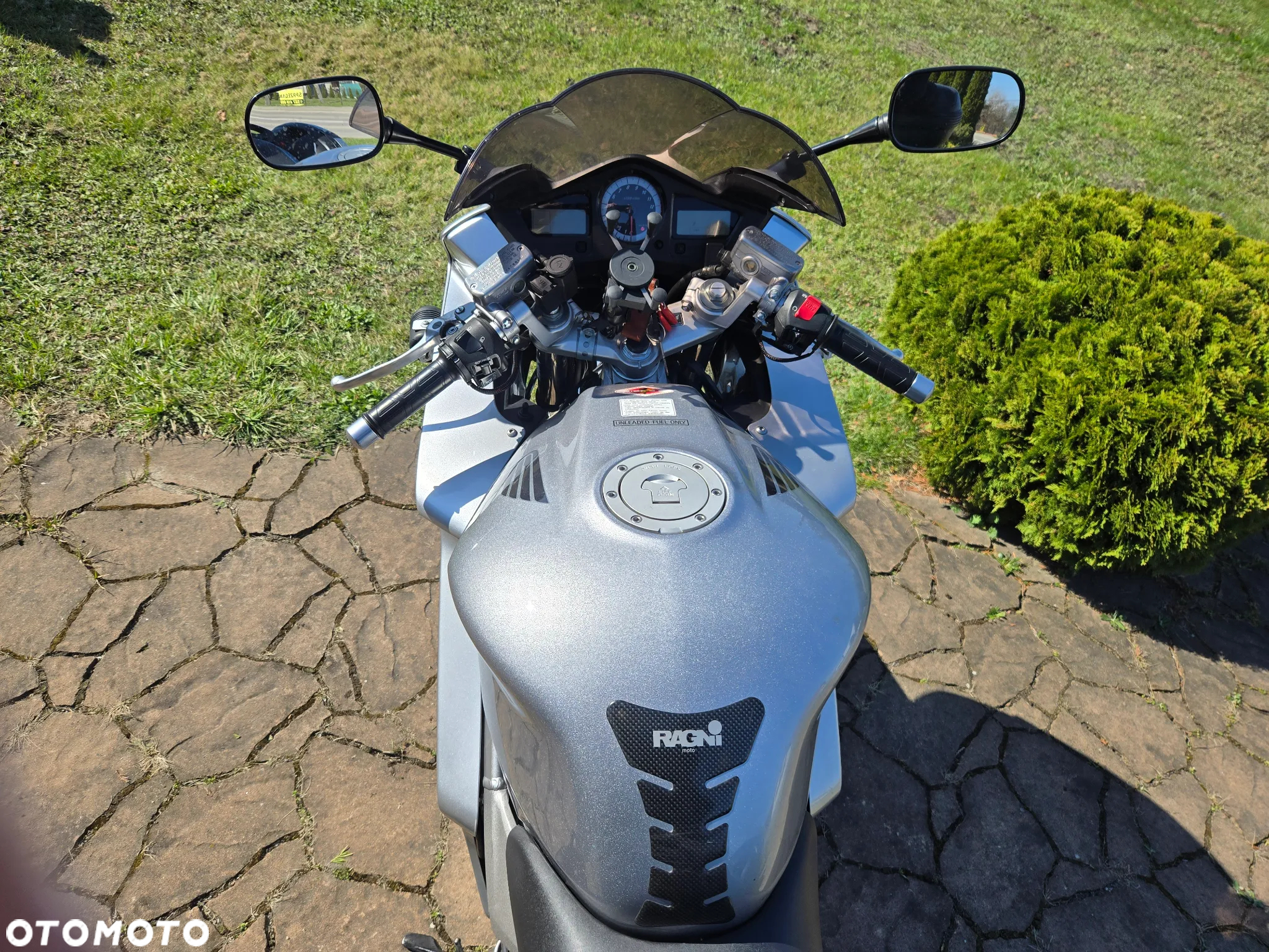 Honda VFR - 11