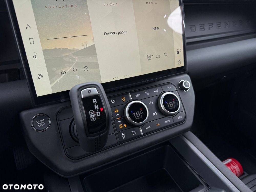 Land Rover Defender - 16