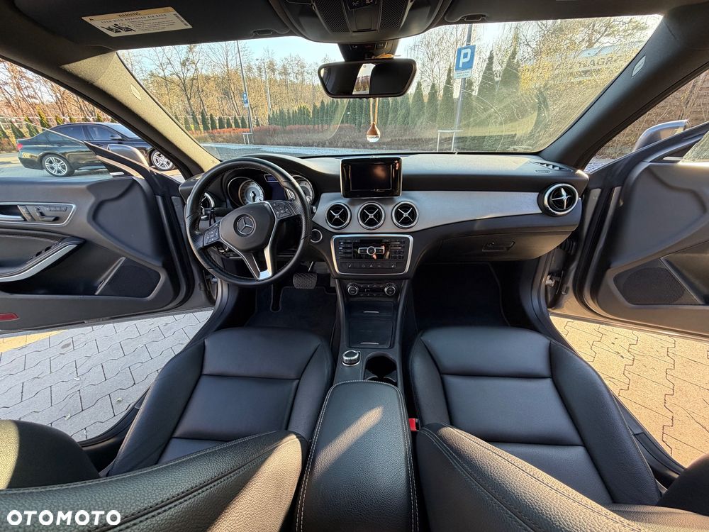 Mercedes-Benz CLA 250 4Matic 7G-DCT Sport - 18